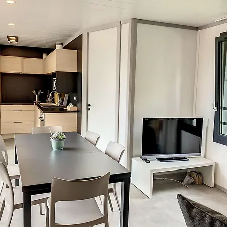 à - 6 Couchages, Piscine Chauffée, Proche Et Commerces - Fr-1-361-521