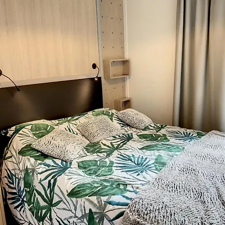 à - 6 Couchages, Piscine Chauffée, Proche Et Commerces - Fr-1-361-521