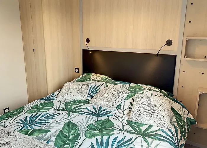 A - 6 Couchages, Piscine Chauffee, Proche Et Commerces - Fr-1-361-521 Chalet